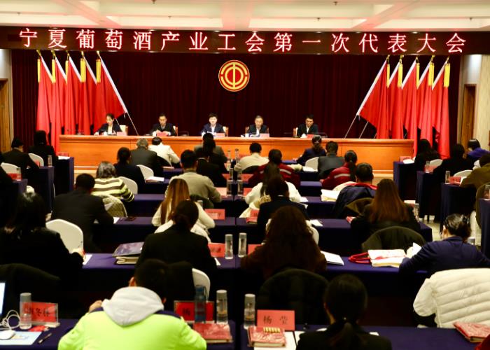 �������ѾƲ�ҵ������ʽ����