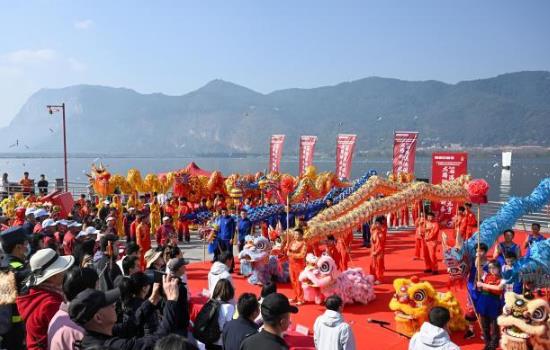 昆明海埂大坝舞龙舞狮热闹喜庆闹元宵