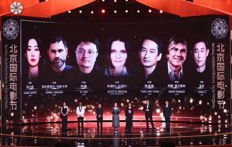 ��ʮ���챱�����ʵ�Ӱ�ڿ�Ļ